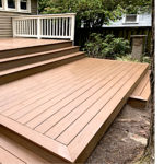 Low-Profile Composite Deck & Angled Entry Steps – Seamless Indoor-Outdoor Flow